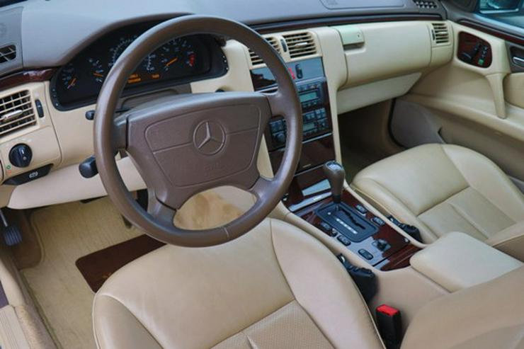 Bild 5: Mercedes-Benz E300