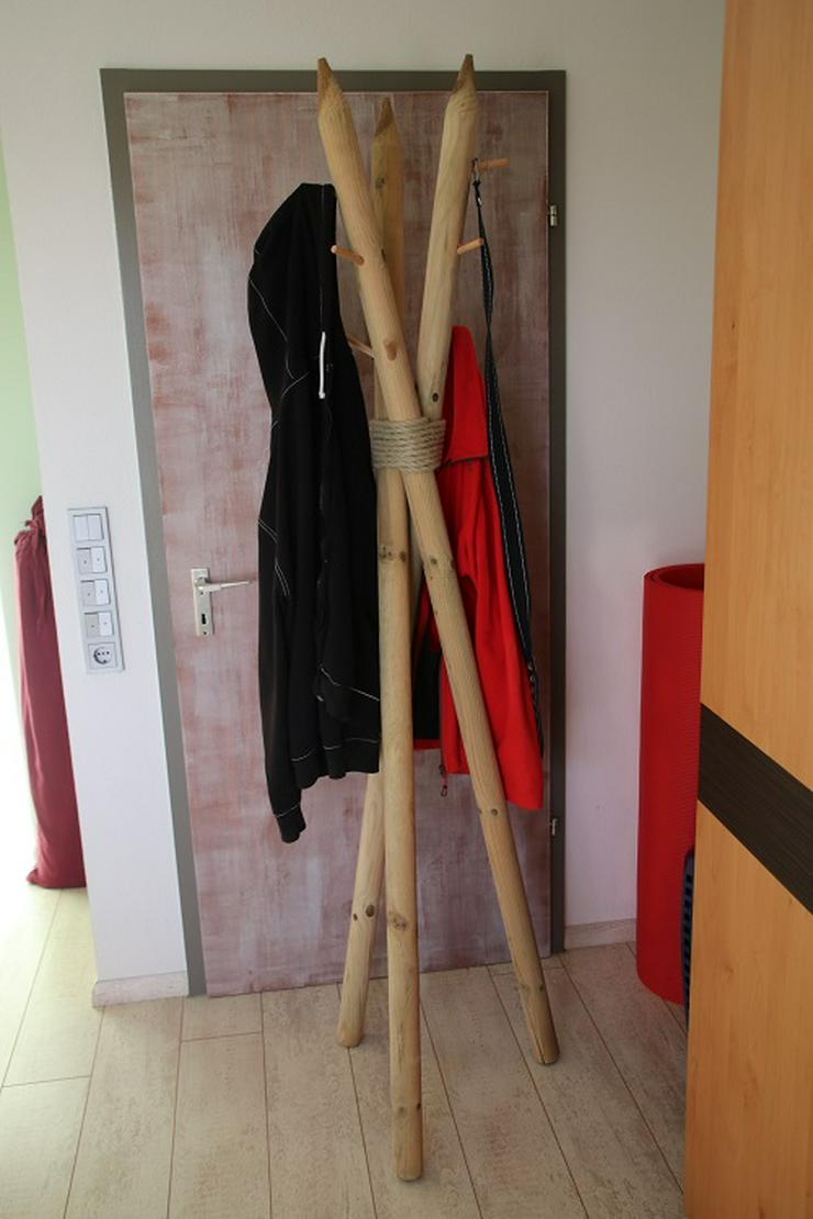 Kleiderständer “Allgäu“ aus Holz, 197cm hoch, Unikat - Kleiderständer & Wandgarderoben - Bild 4