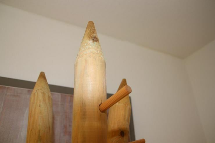 Bild 3: Kleiderständer “Allgäu“ aus Holz, 197cm hoch, Unikat