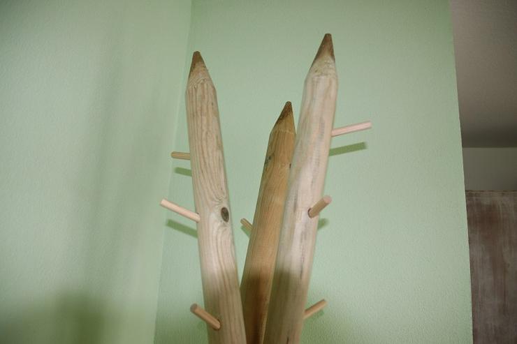 Bild 5: Kleiderständer “Allgäu“ aus Holz, 197cm hoch, Unikat