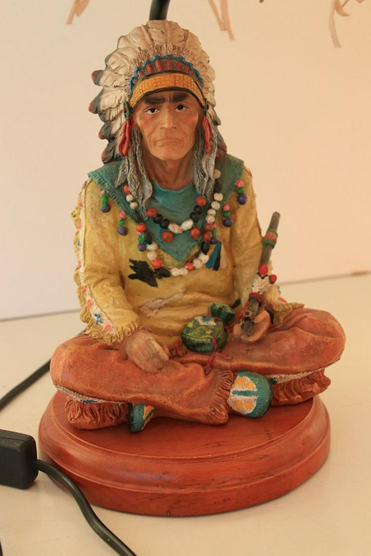 Bild 3: Tischlampe “Indianer“, 43 cm hoch, rar, einwandfreier Zustand