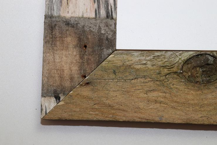 Bild 9: Holzbilderrahmen mit S/W-Fotografie “Neugierige Kühe“, 73,5 x 53,5 cm