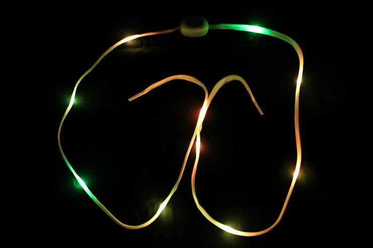 Bild 1: LED Schnürsenkel in 3-farbig 