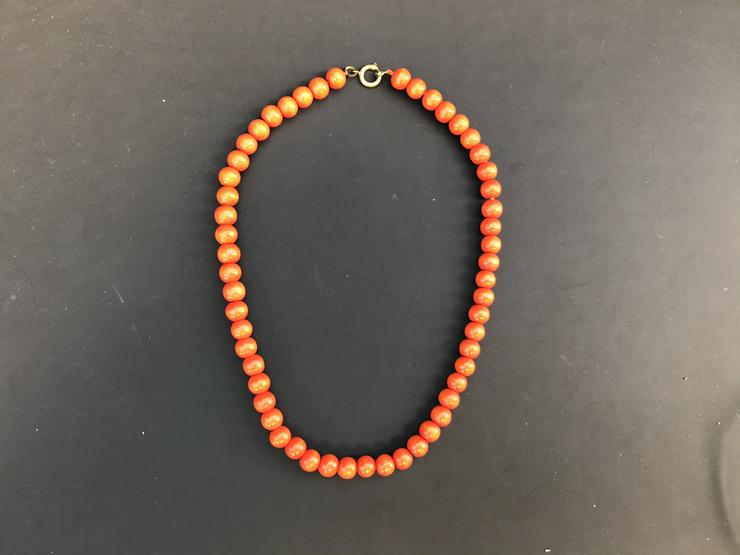 Orangene Kette mit Holzperlen (auch zu verschicken) - Halsketten & Colliers - Bild 1