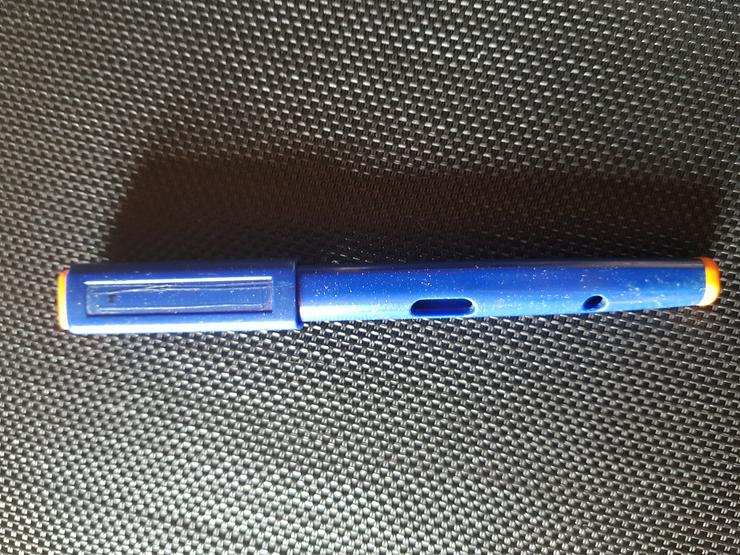 Dunkel blauer Füller von Schneider (auch zu verschicken)