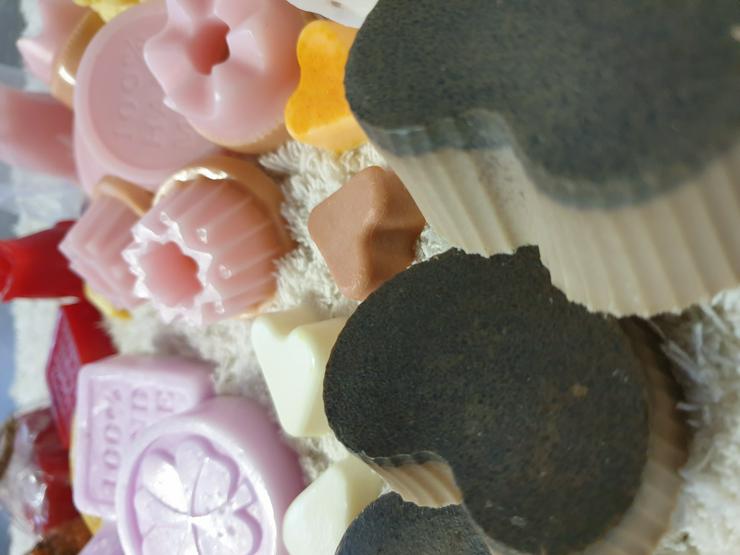 Bild 14: Handgemachte Seifen und Geschenkset 