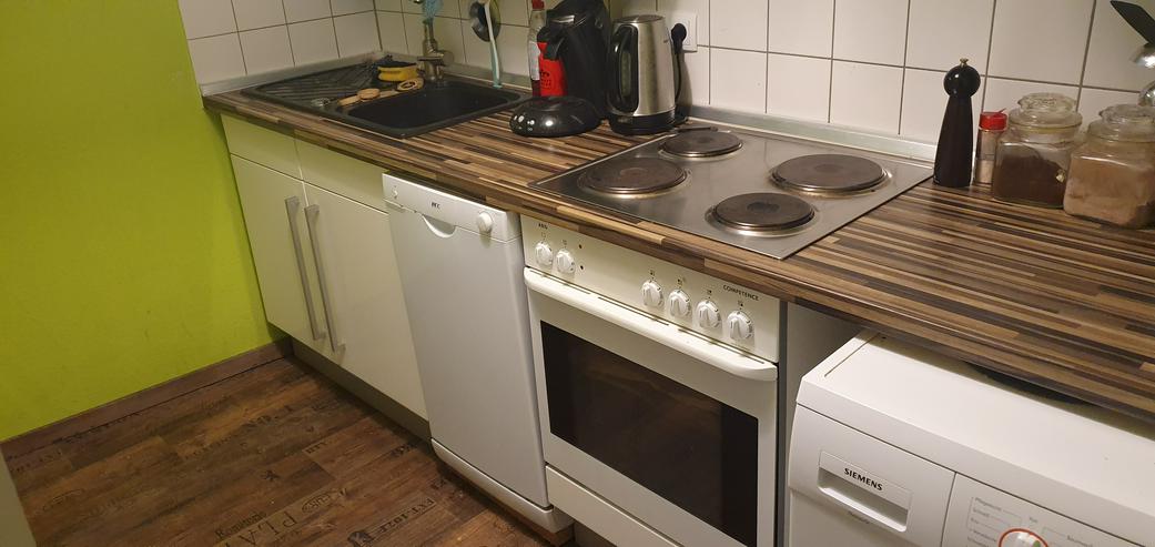 Bild 7: Einbauküche: Unterbau von Nolte / Oberbau von IKEA