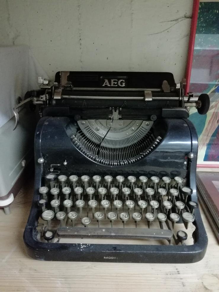 Alte Schreibmaschine - Schreibmaschinen & Bürotechnik - Bild 1