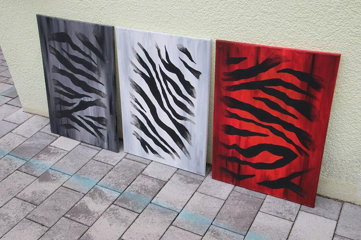 Bild 4: Ölgemälde “Zebra“ auf Leinwand, 3 Stück, rot-grau-weiß, 50 x 69,5 cm