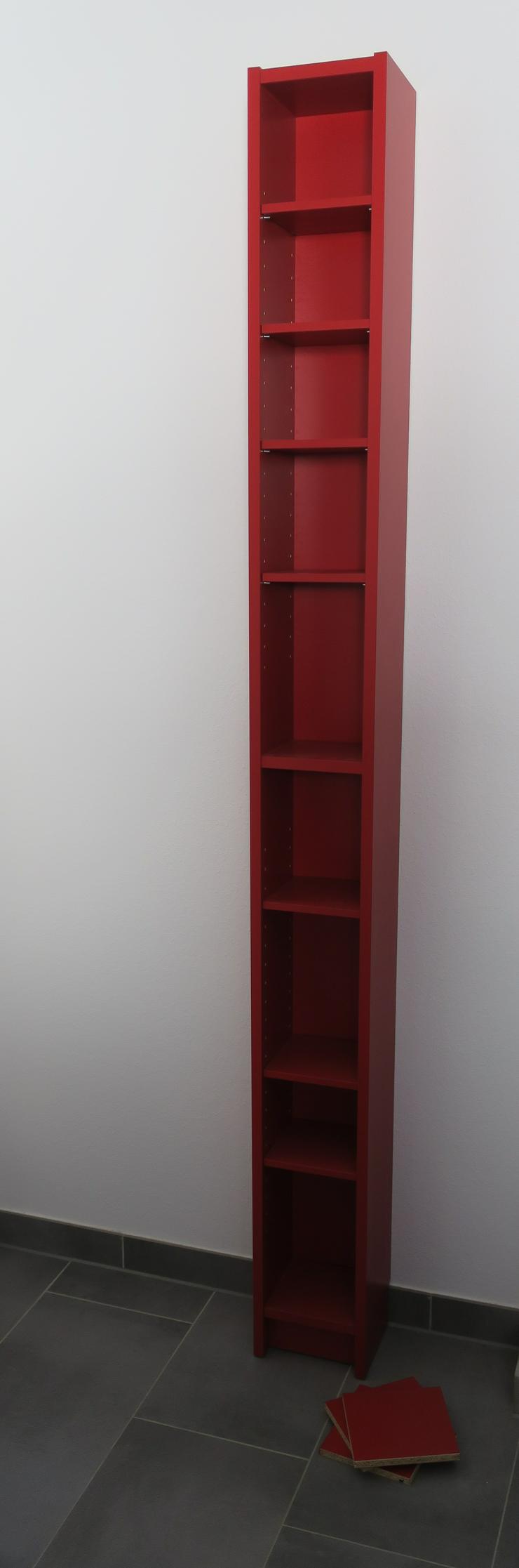 Bild 1: Ikea CD/DVD-Regal in rot