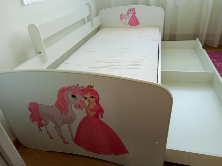 Bild 5: Bett für kleine Mädchen