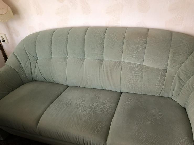Bild 3: Sitzgruppe mit Sofa , 2 Sessel und einem Hocker 