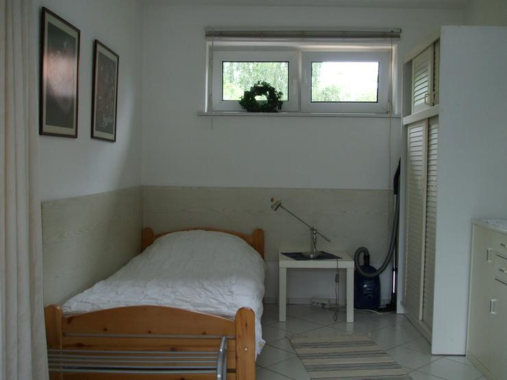 Bild 4: Möblierte- Einliegerwohnung i. Einfamilienhaus mit Terrasse