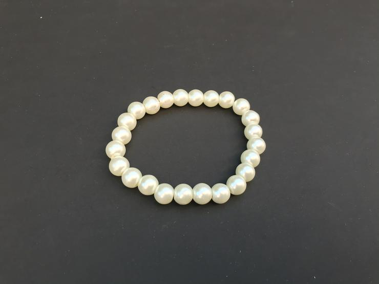 Perlen armband weiß (auch zu verschicken) - Armbänder & Armreifen - Bild 3