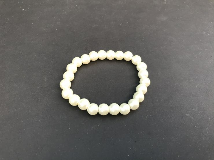 Perlen armband weiß (auch zu verschicken) - Armbänder & Armreifen - Bild 2