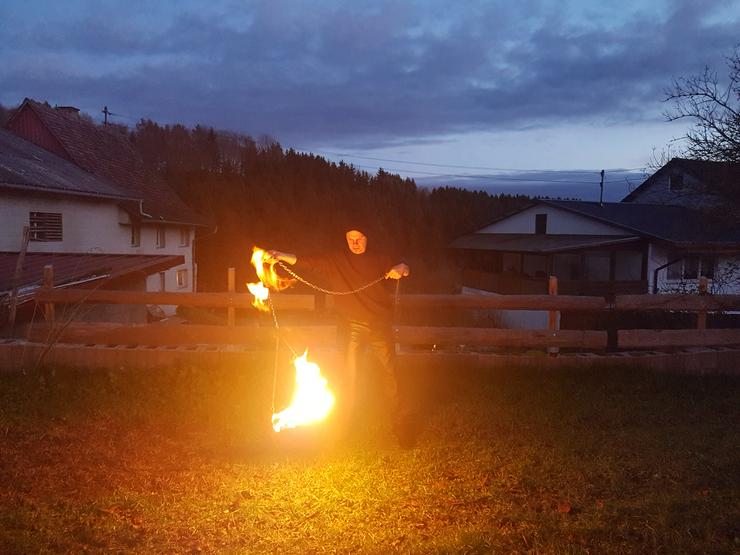 Bild 2: Feuerpoi Feuerjonglage sehr groß 