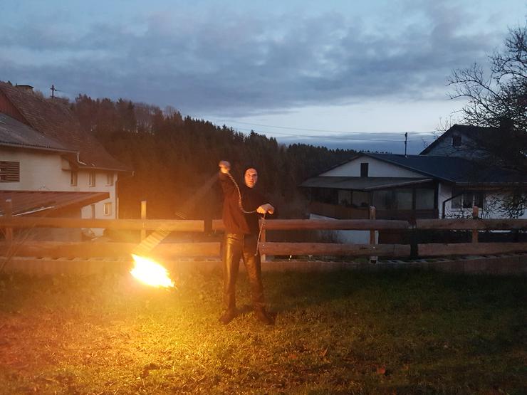 Bild 3: Feuerpoi Feuerjonglage sehr groß 