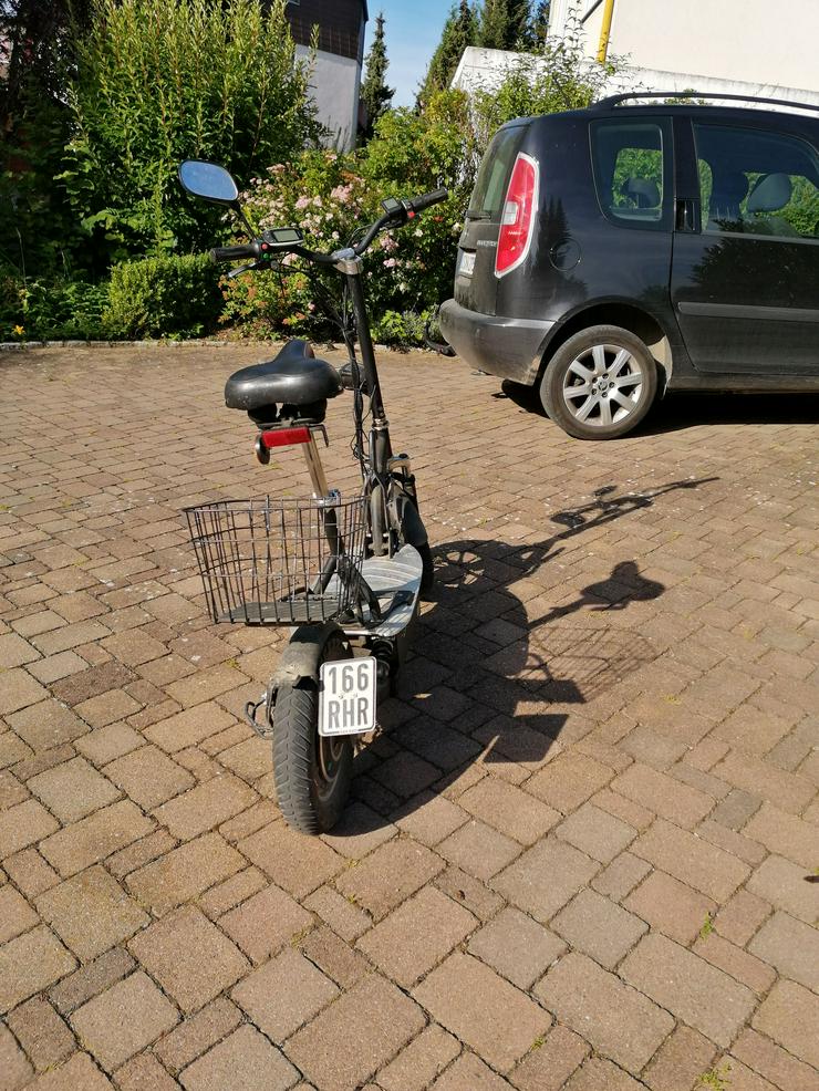 Moped & Motorroller - Moped & Motorroller - Bild 1