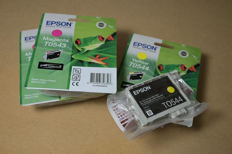 Epson Stylus Photo R800/R1800 Tintenpatronen - Toner, Druckerpatronen & Papier - Bild 1