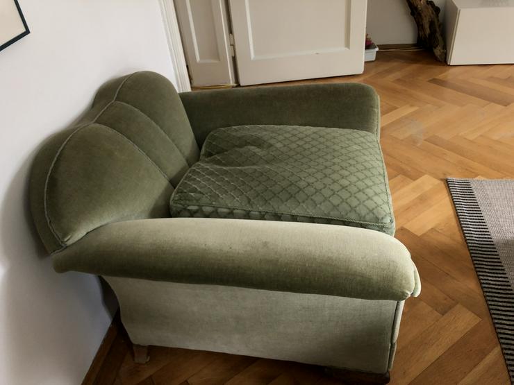 Bild 12: Wunderschönes altes Sofa mit passendem Sessel 