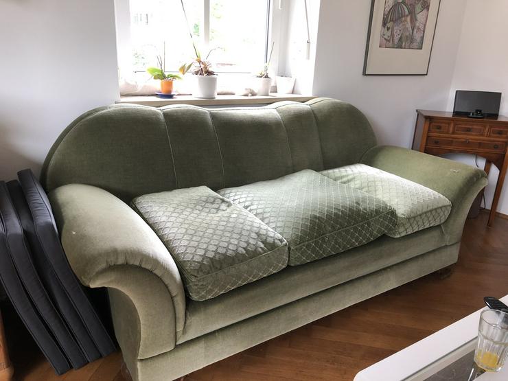 Wunderschönes altes Sofa mit passendem Sessel 