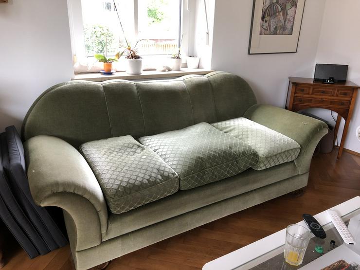 Bild 3: Wunderschönes altes Sofa mit passendem Sessel 