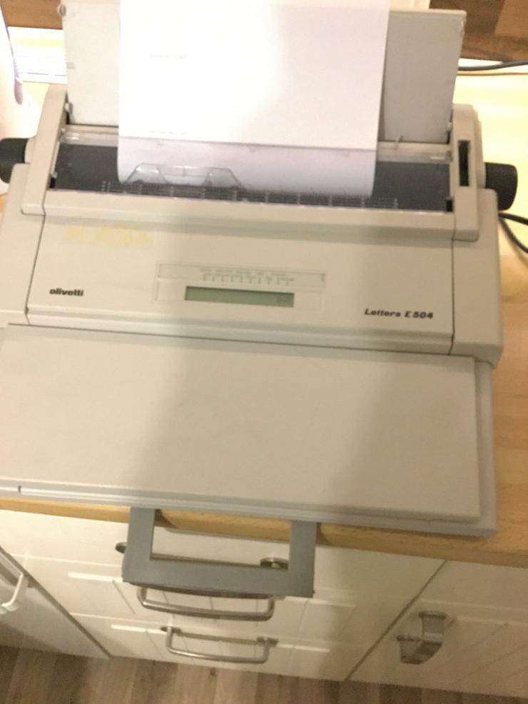 Bild 4: Elektronische Schreibmaschine von Olivetti Lettera E 504