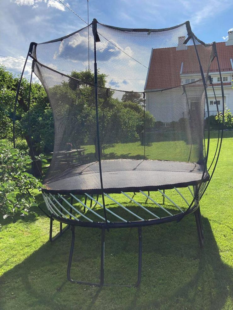 Bild 8: Trampoline Springfree