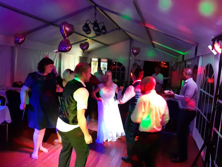 Erfahrener DJ für Hochzeit Geburtstag Partys & Jubiläen uvm. - Sonstige Dienstleistungen - Bild 14