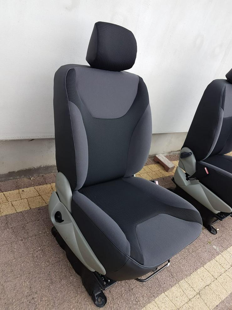 Bild 13: Beifahrersitz Opel Vivaro / Renault Trafic / Nissan Primstar