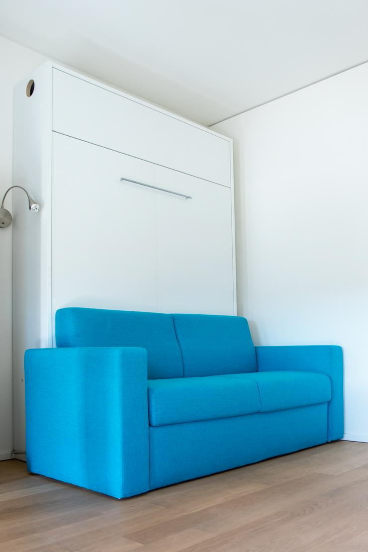 Perfekt für kleine Wohnungen: Schrankbett m. Sofa - Betten - Bild 1