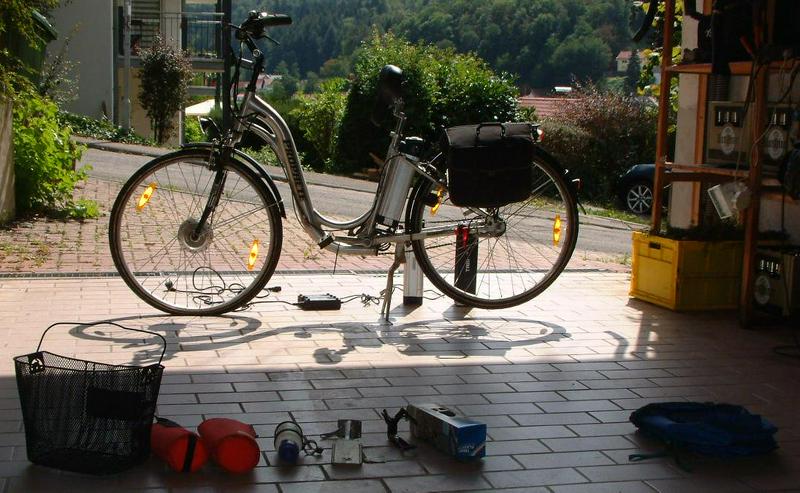 Bild 3: E-Bike 100 Prophete 250 Watt 28“  inkl 3 Akkus, 2 Ladegeräte und Zubehör. Motor defekt