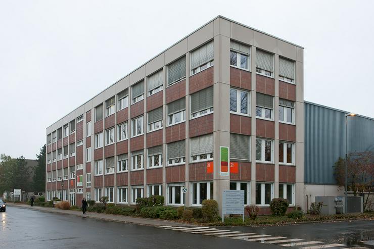 Produktions-, Service- und Lagerhalle mit hoher Decke in Berlin Tegel - ideal als Hochregallager - Gewerbeimmobilie mieten - Bild 2