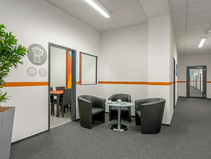 ALL-INCL.-MIETE: Teilsaniertes Büro mit Teeküche inkl. Kaffee- und Teeflatrate in Berlin - Gewerbeimmobilie mieten - Bild 5