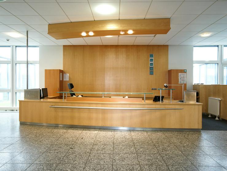 Bild 6: ALL-INCL.-MIETE: Helle, sanierte Büros mit Teeküche in modernem Office Center in Hamburg