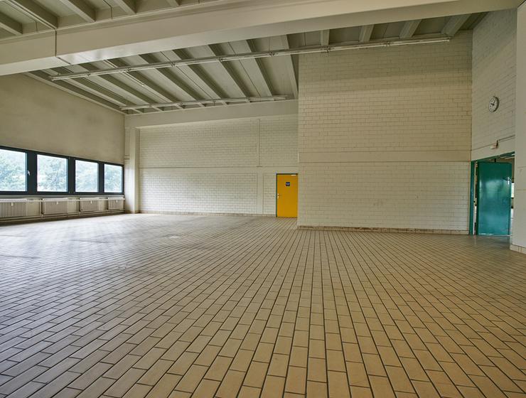 Großzügige Hallenflächen - teilweise mit Starkstrom und Wasseranschluss – in Heidenheim - Gewerbeimmobilie mieten - Bild 2