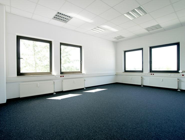 Bild 2: Renovierte Büroflächen mit angenehmer Arbeitsatmosphäre in Krefeld