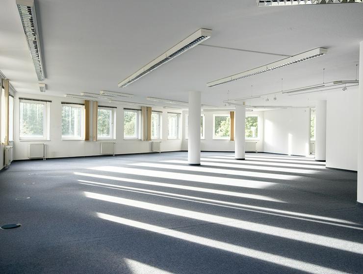 Bild 2: Schöne Büroflächen in grüner Arbeitsumgebung in Krefeld