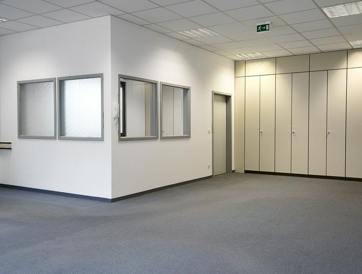 Bild 2: Renovierte Büros in Maintal - optimal als Büro für Steuerberatung oder Kanzlei