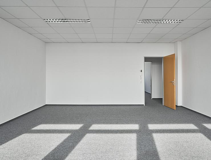 Bild 2: Teilsanierte Büros mit Bistro und Fitnesscenter vor Ort in Mannheim