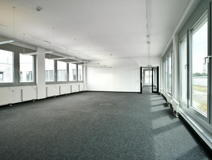 Bild 1: Großzügige Büroabteilungen im Sirius Office Center Neu-Isenburg
