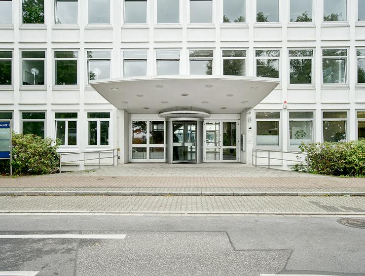 Großzügige, renovierte Büroabteilung mit Ansprechpartner vor Ort in Neuss - Gewerbeimmobilie mieten - Bild 7