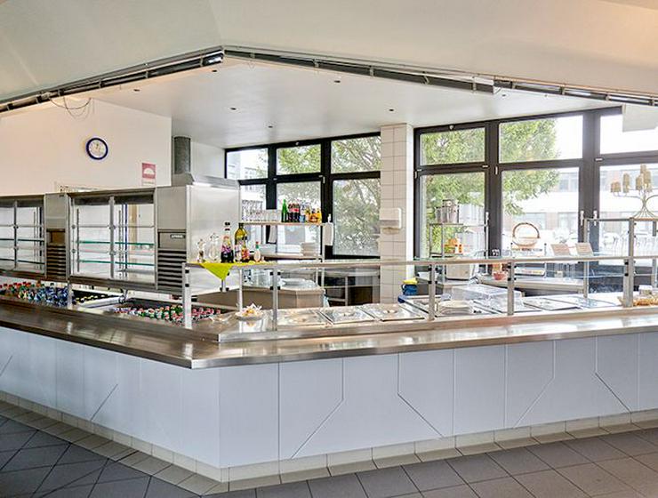 Großzügige Büroabteilungen mit Teeküche in Neuss - Gewerbeimmobilie mieten - Bild 4