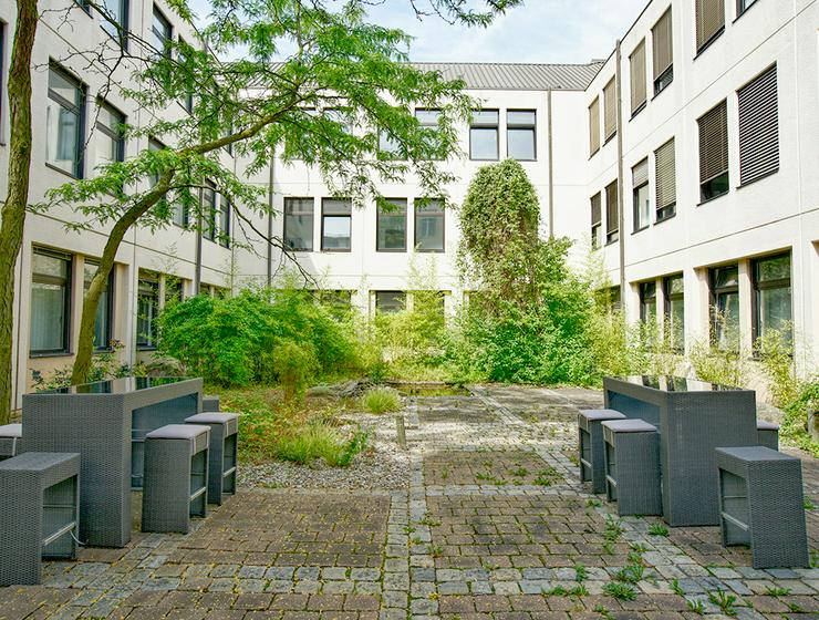 Bild 7: Große Hallenfläche mit hoher Decke im Sirius Business Park Nürnberg