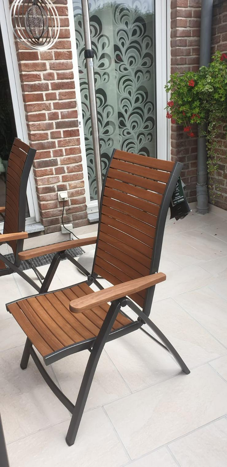 Bild 1: Gartentisch mit 4 Stühlen