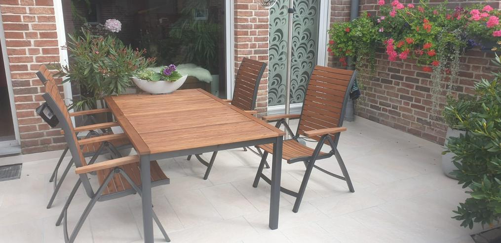 Bild 2: Gartentisch mit 4 Stühlen