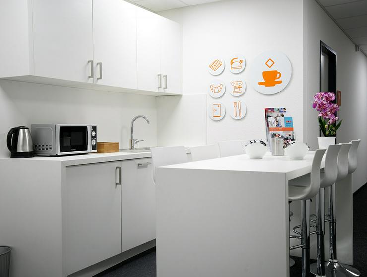 ALL-INCL.-MIETE: Renovierte Büros mit Teeküche und Kaffee- und Teeflatrate in Würselen - Gewerbeimmobilie mieten - Bild 6