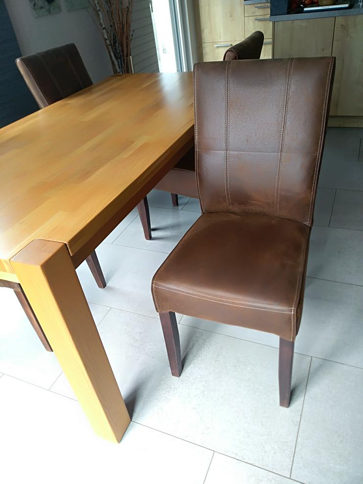 Bild 2: Tisch + 4 Stühle 