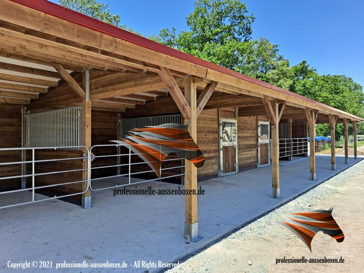 Bild 4: Top-Qualität: Pferdestall bauen - Außenboxen, Innenboxen, Offenstall kaufen & Stallungen inklusive Weidehütte, Unterstand, Futterraufe und Durchfressgitter
