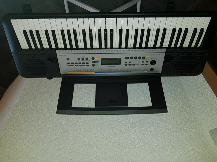 Yamaha YPT-255 incl. Ständer und Notenheft  - Keyboards & E-Pianos - Bild 6